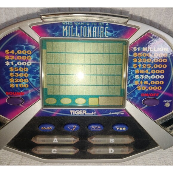 Vintage Lot of 3 items-One Electronic Handheld Game and Two PC Games-Pre Owned - Picture 7 of 16